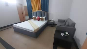 Quarto casal ou duplo standard, vista para a cidade | Wi-Fi de cortesia