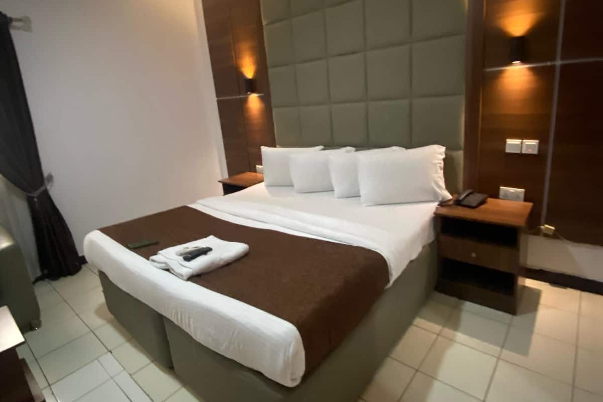 Executive Room | Desk, free WiFi