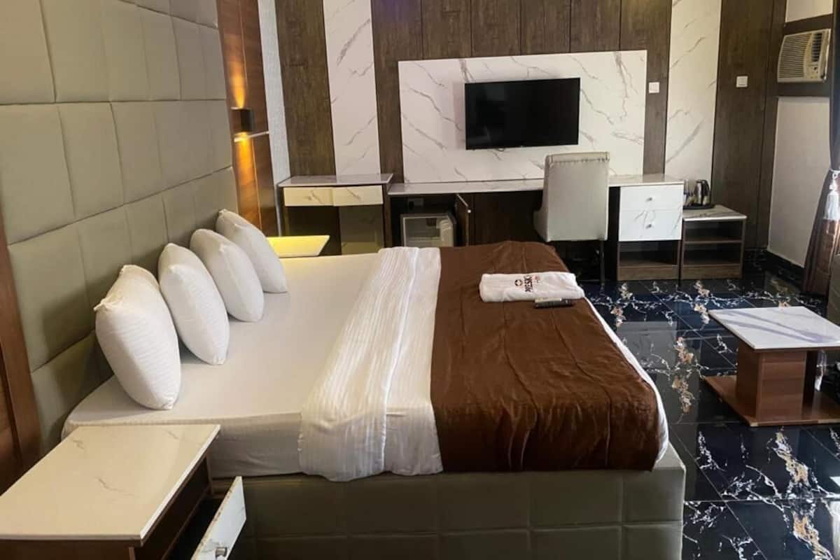 Superior Room | Desk, free WiFi