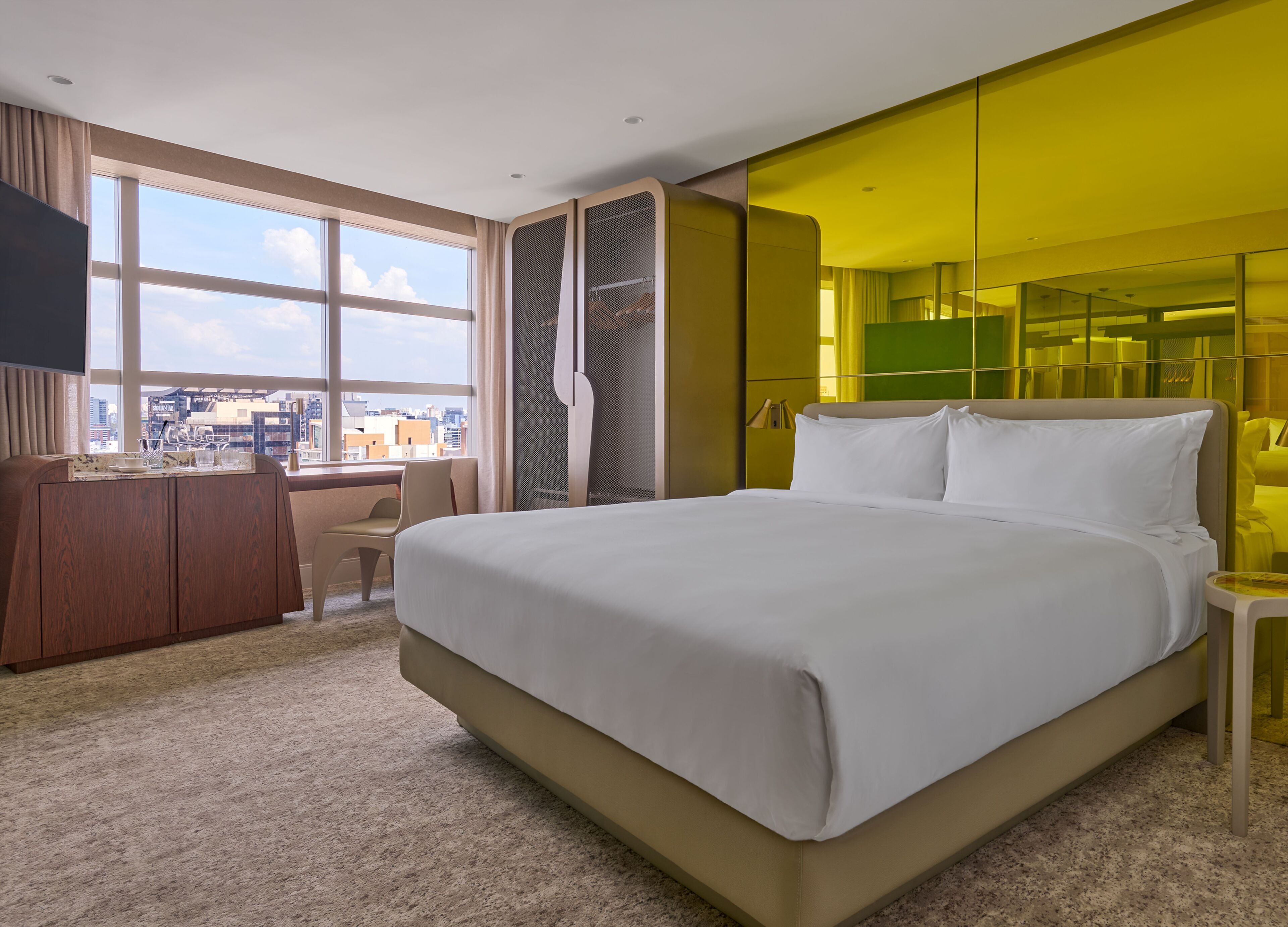 Deluxe-huone, 1 suuri parisänky | Ylelliset vuodevaatteet, tallelokero huoneessa, työpöytä