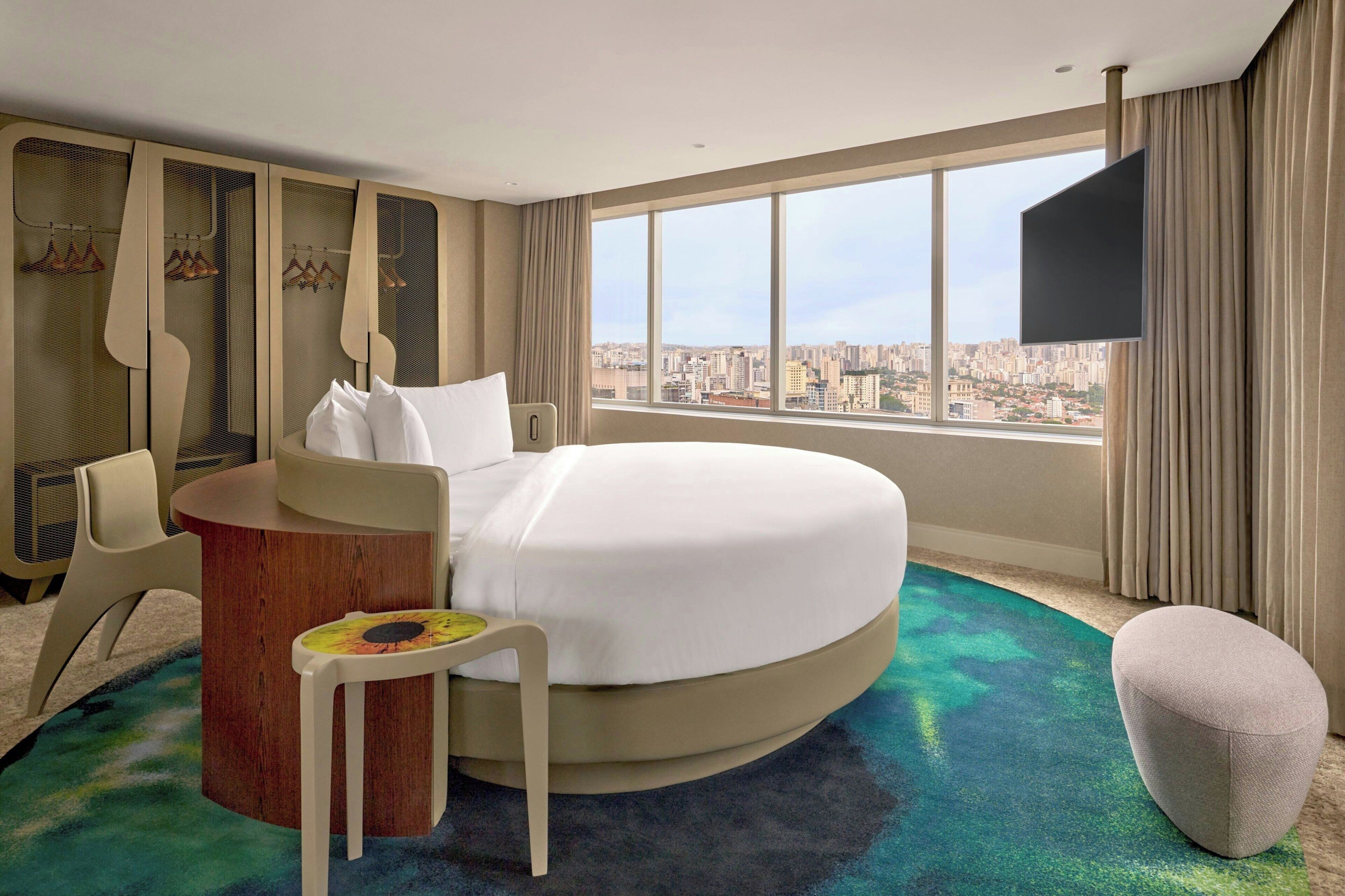 Penthouse II | Premium bedding, in-room safe, desk, laptop workspace