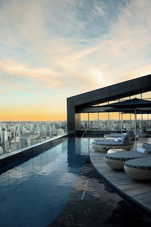 Outdoor pool. W São Paulo