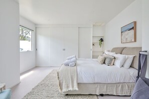 3 chambres, fer et planche Ă repasser, Wi-Fi, draps fournis