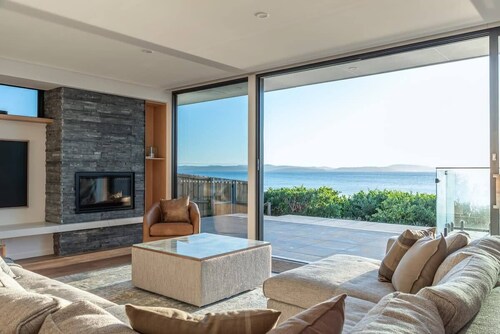 Award-winning beachfront luxury in Cremorne