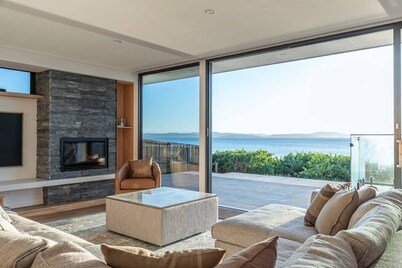 Award-winning beachfront luxury in Cremorne
