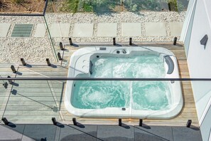 屋外スパ浴槽