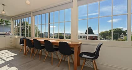 The Lollyshop Apartment in Battery Point