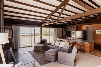 Waterfront Boltons Beach Cottages - room for 8