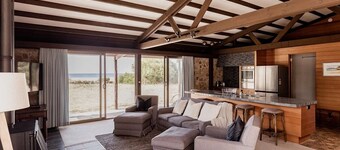 Waterfront Boltons Beach Cottages - room for 8