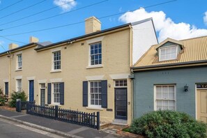 Exterior - 'Thirteen' - Heritage Terrace in Battery Point (Battery Point)