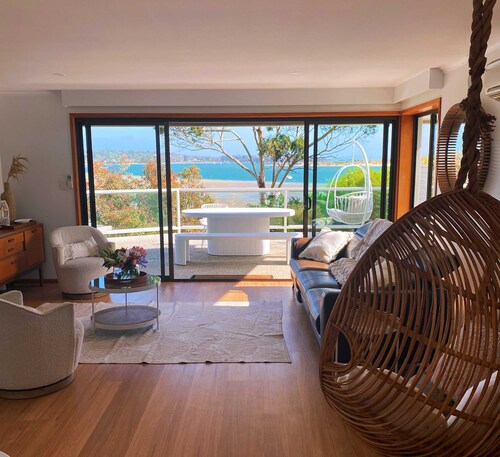 Seagrass Coastal Retreat with direct beach access