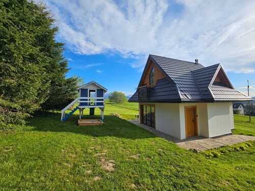 Soothing chalet with WiFi in charming Czerwienne in Lesser Poland. 