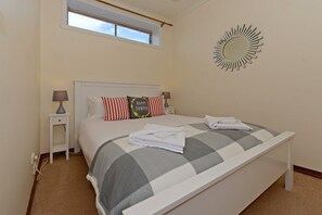 2 多间卧室、办公桌、熨斗/熨衣板、WiFi