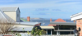 Mr Watson's Cottage in Battery Point