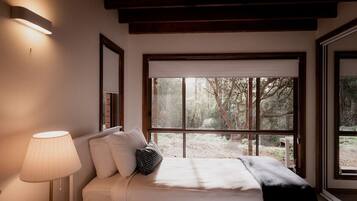 4 quartos, escrivaninha, ferros/tábuas de passar roupa, Wi-Fi