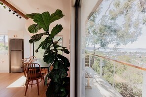Dining - Trendy apartment in the heart of West Hobart (West Hobart)