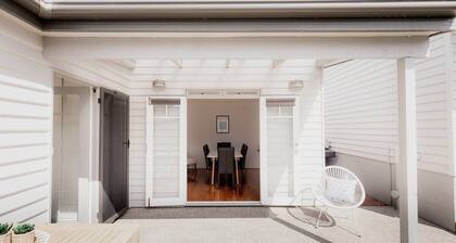 Beautiful three bedroom period house in Sandy Bay