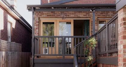 Serenity and style in Sandy Bay