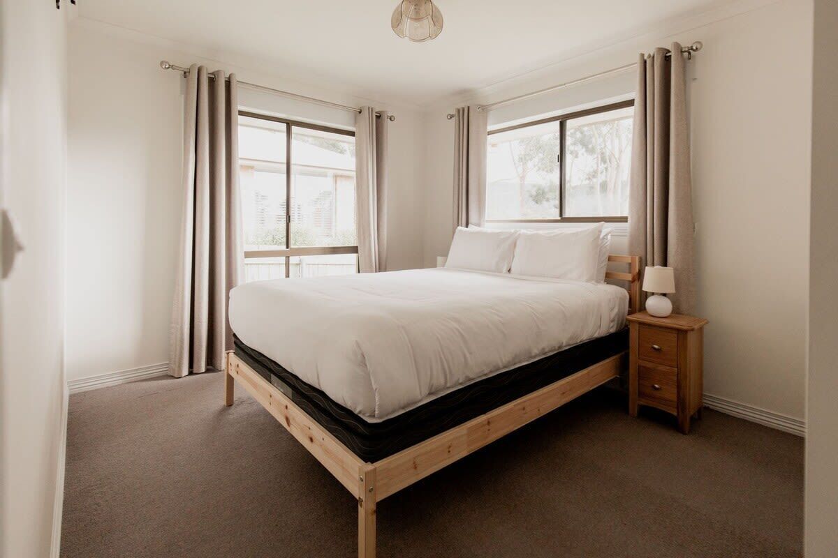 3 chambres, fer et planche à repasser, Wi-Fi, draps fournis