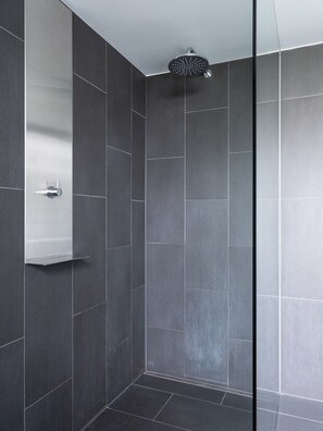 Shower, hair dryer, towels - The Cellar Summary:<br>T (Hobart)