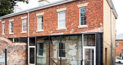 The Drawing Room Summ