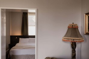 1 bedroom, iron/ironing board, WiFi, bed sheets - The Drawing Room Summ (Hobart)