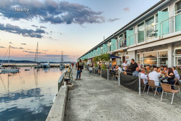 Outdoor dining - Historical Victoria Tavern Three (Hobart)