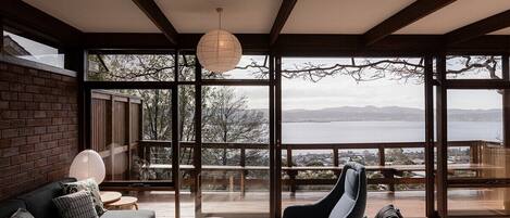 Boeken en een kantoor