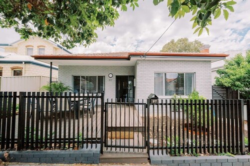 Sunny, modern home in central Mount Lawley