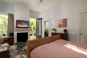 1 dormitorio, escritorio, tabla de planchar con plancha y wifi