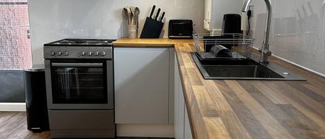 アパートメント | 専用キッチン | 冷蔵庫、電子レンジ、オーブン、コンロ