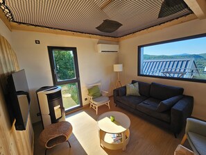 TV - Testavoyre: Gîte**** with breathtaking views of the Haute Loire mountains. (Queyrières)