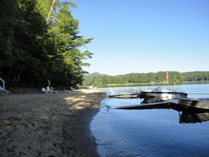 Private beach, beach towels, kayaking, motor boating - Sandy Point Motel (Long Lake)