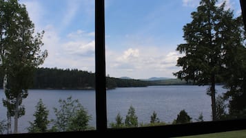 Double Room, 1 Queen Bed, Patio, Lake View | Lake view