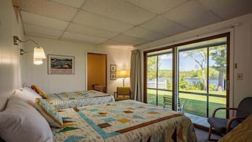 Studio, 2 lits doubles, vue lac, rez-de-chaussée | Décoration personnalisée, ameublement personnalisé, bureau