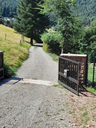 CHALET on the edge of the forest, ideal for groups or families with children