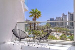 Property grounds - Free housekeeping visits during your stay - StayShort - Elegant Studio Retreat at DAMAC Maison Prive Sleeps 4 (Dubai)