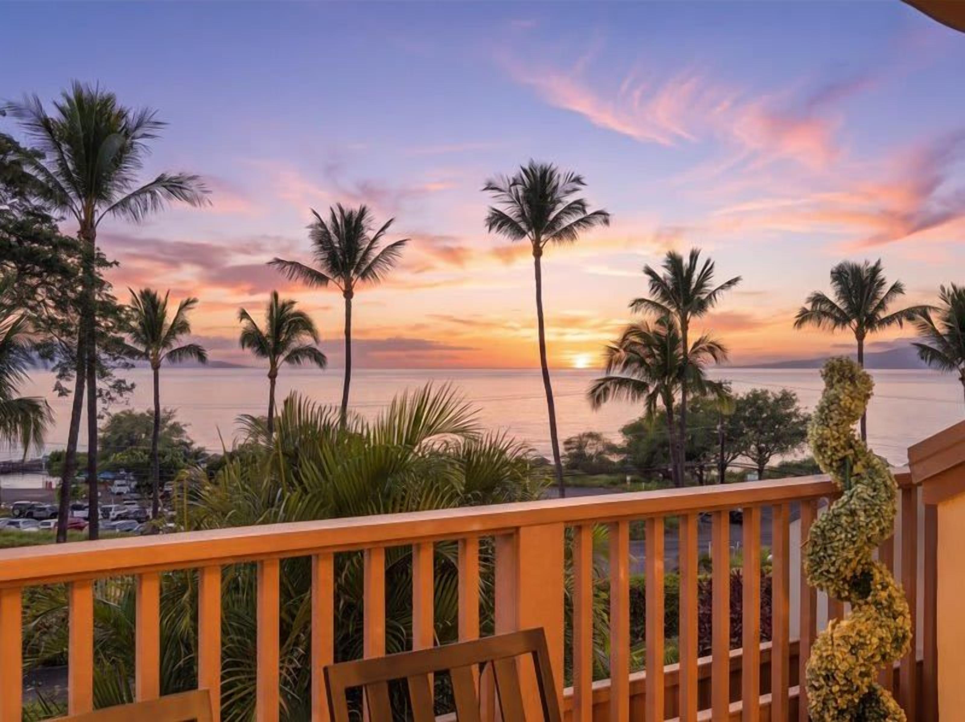 Beautiful sunset views over the ocean from the private lanai.