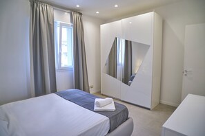 2 chambres, fer et planche à repasser, Wi-Fi gratuit, draps fournis