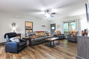 Télévision, cheminée