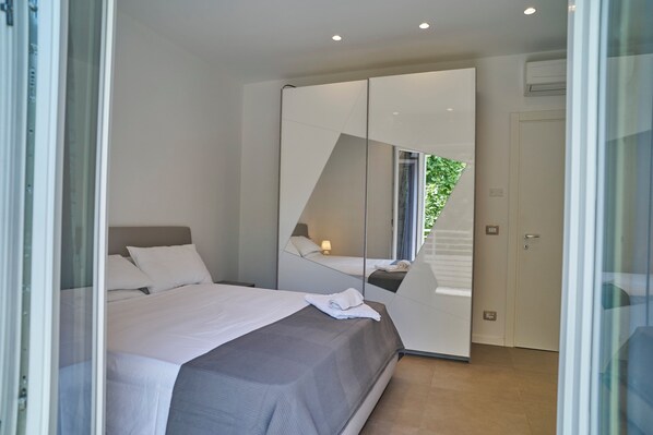 2 bedrooms, iron/ironing board, free WiFi, bed sheets - Adria Apartments - SM4 (Rivazzurra di Rimini)