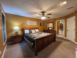 2 makuuhuonetta, silitysrauta/-lauta, Wi-Fi, vuodevaatteet