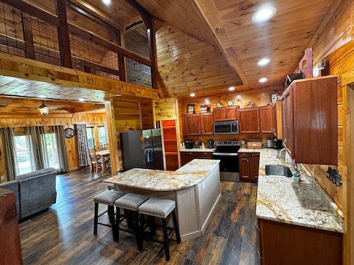 Evergreen Lodge Large Log Cabin with Game Room