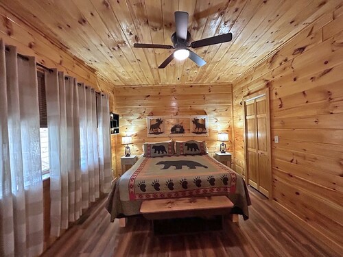 Leyland Lodge- Group Lodging close to Cherokee NC