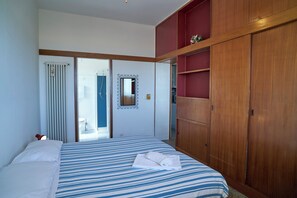 1 habitación y ropa de cama
