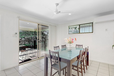 Dining. Golden Moments - 4Bedroom Home - Coomera