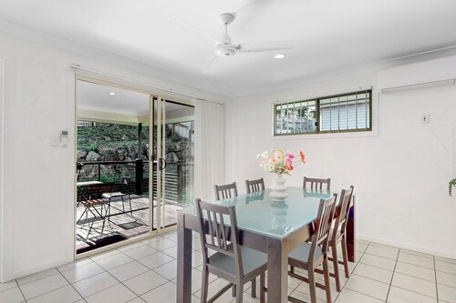 Golden Moments - 4Bedroom Home - Coomera