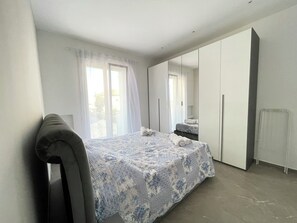 1 chambre, fer et planche à repasser, Wi-Fi gratuit, draps fournis