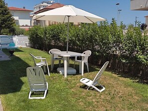 Outdoor dining - Villa Borghesi Suite fronte mare #8 piano terra (Viserbella di Rimini)