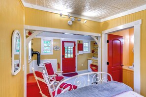 Apartment (0 Bedroom) | Interior - Studio w/ Trail Access ~ 10 Mi to Brattleboro! (Vernon)